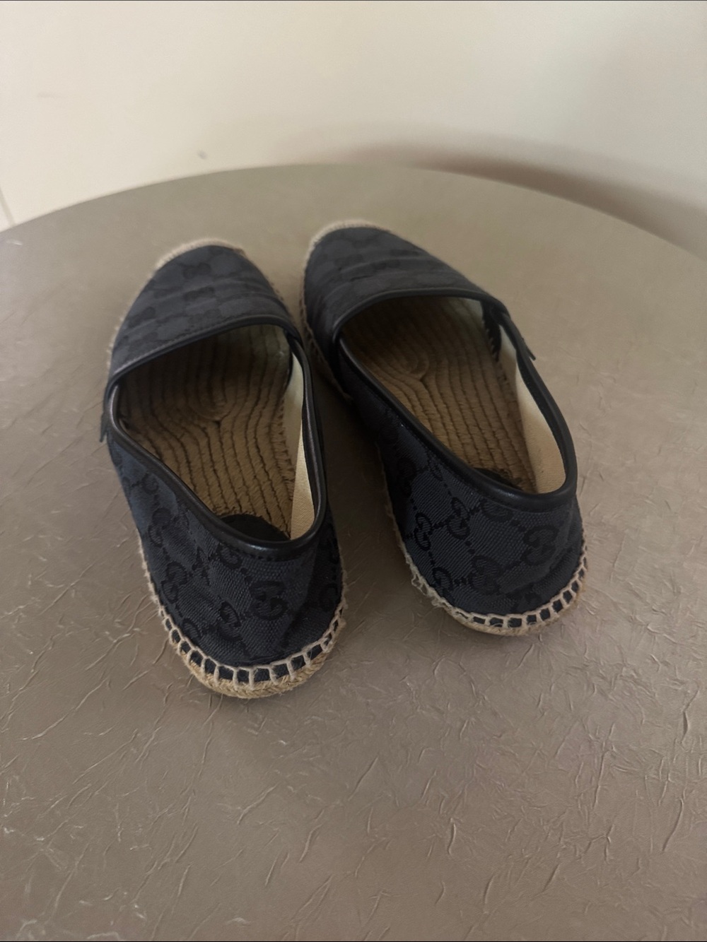 Gucci loafers size 8 black in color - Picture 2 of 3